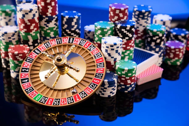 live sic bo dadu dealer rolling dice in studio